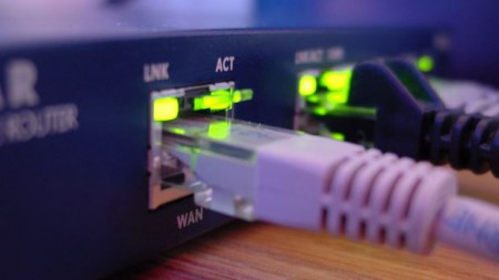 NSA vendos backdoors ne routers dhe server perpara shitjes se tyre